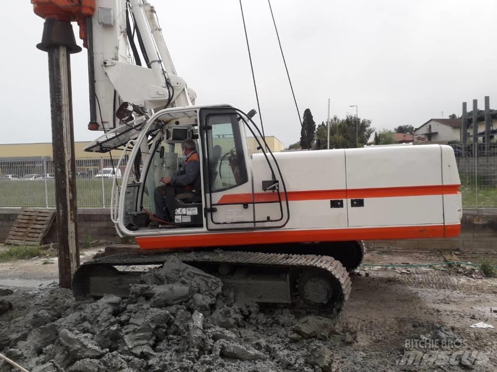 Soilmec R210 Paalutuskoneet