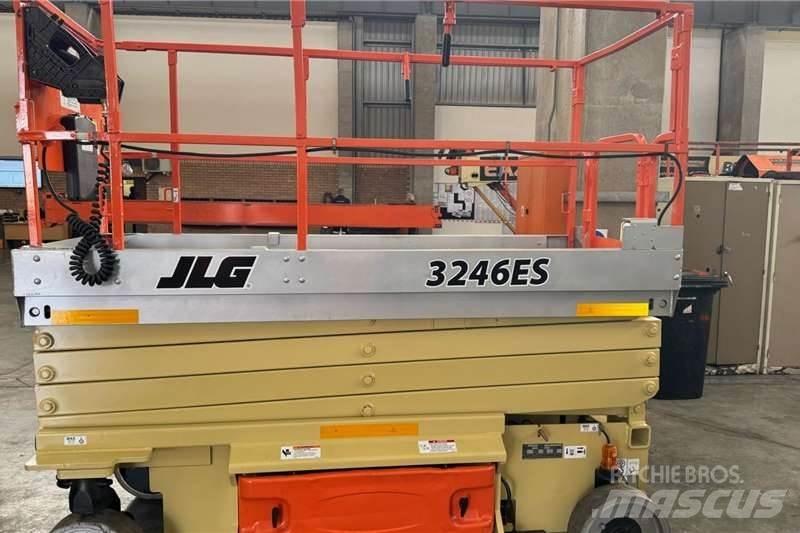 JLG 2014 JLG 3246 Saksilavat