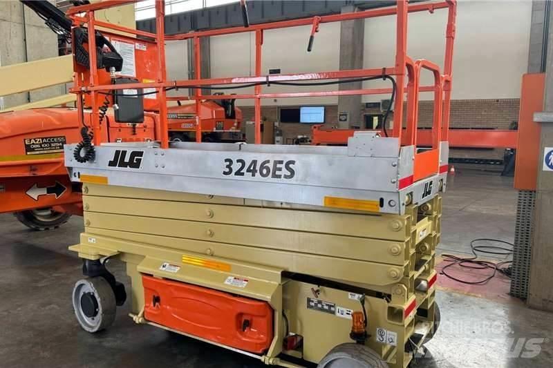 JLG 2014 JLG 3246 Saksilavat