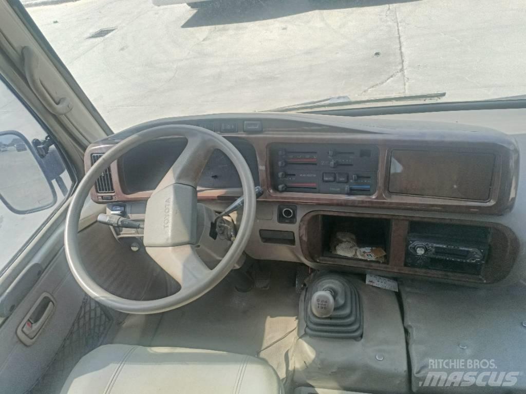 Toyota Coaster Bus Minibussit