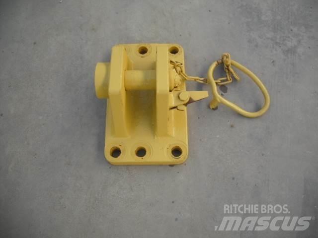 Komatsu D65EX PX Telaketjupuskutraktorit