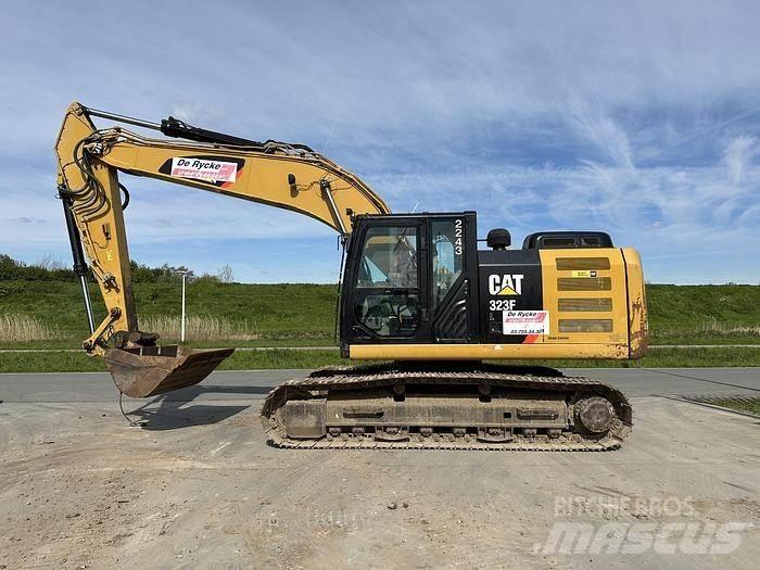 CAT 323FL Telakaivukoneet