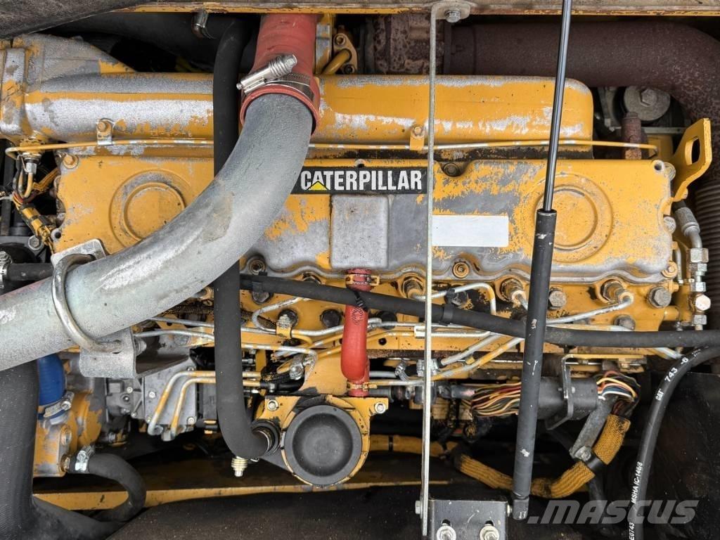 CAT M 318 C Pyöräkaivukoneet