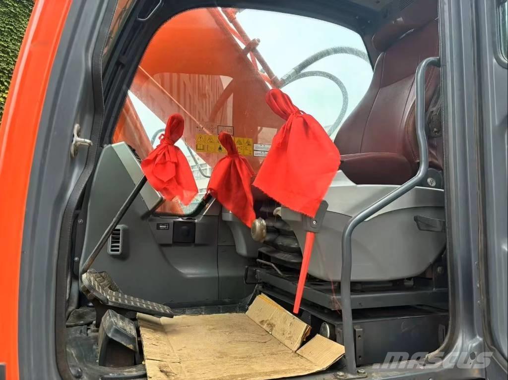 Doosan DX 225 LC Telakaivukoneet