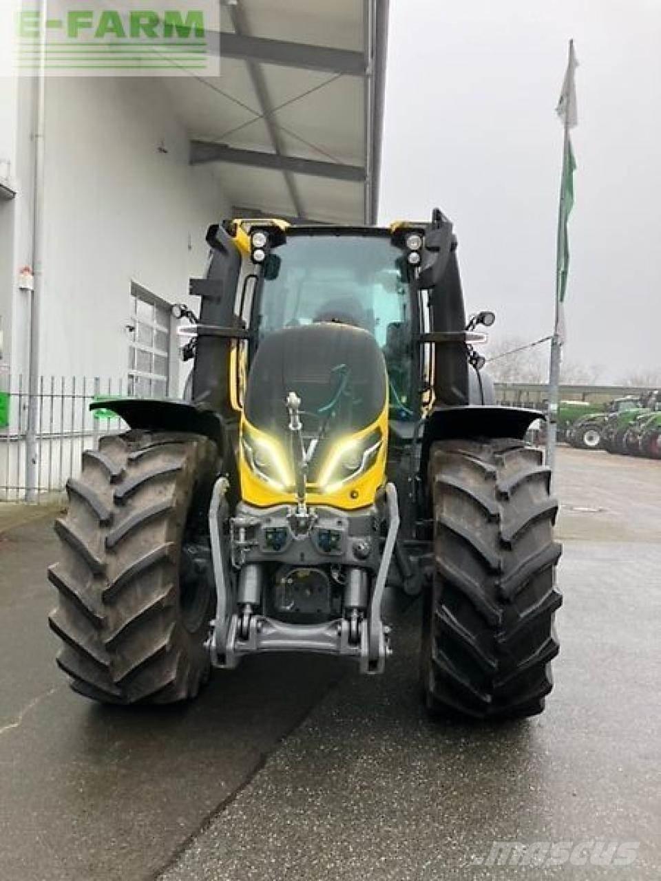 Valtra q305 Traktorit