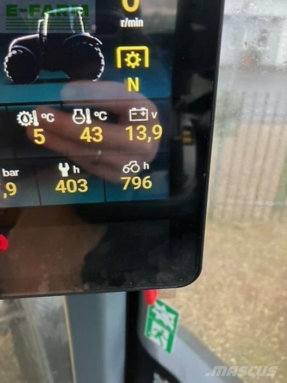 Valtra q305 Traktorit