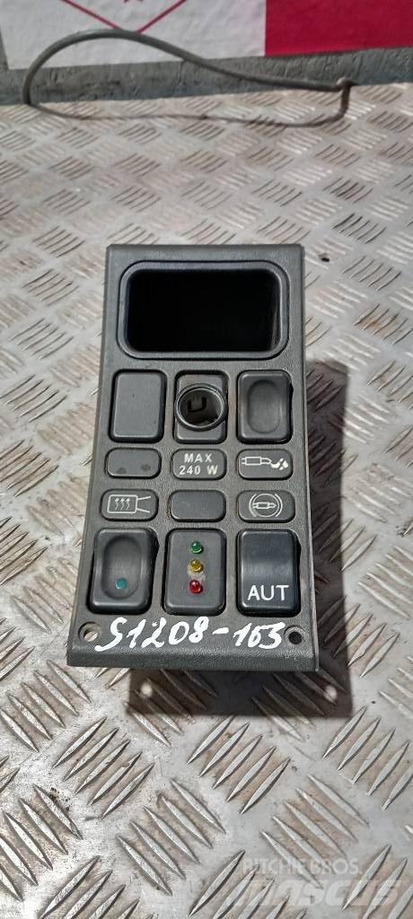 Scania 94 D.    1110904 Ohjaamot ja sisustat