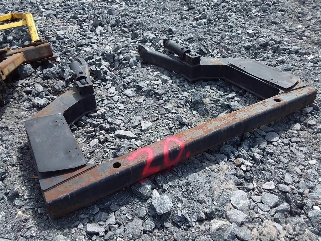 Komatsu 895 Muut