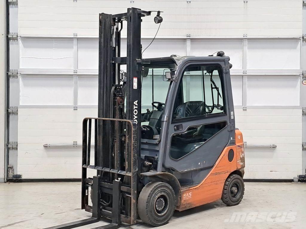 Toyota 02-8FGF18 Nestekaasutrukit