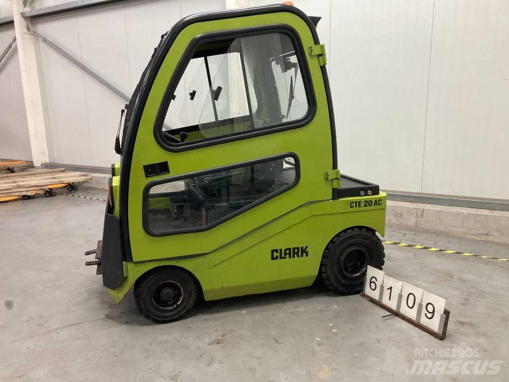 Clark CTE 20 Vetopöytäautot