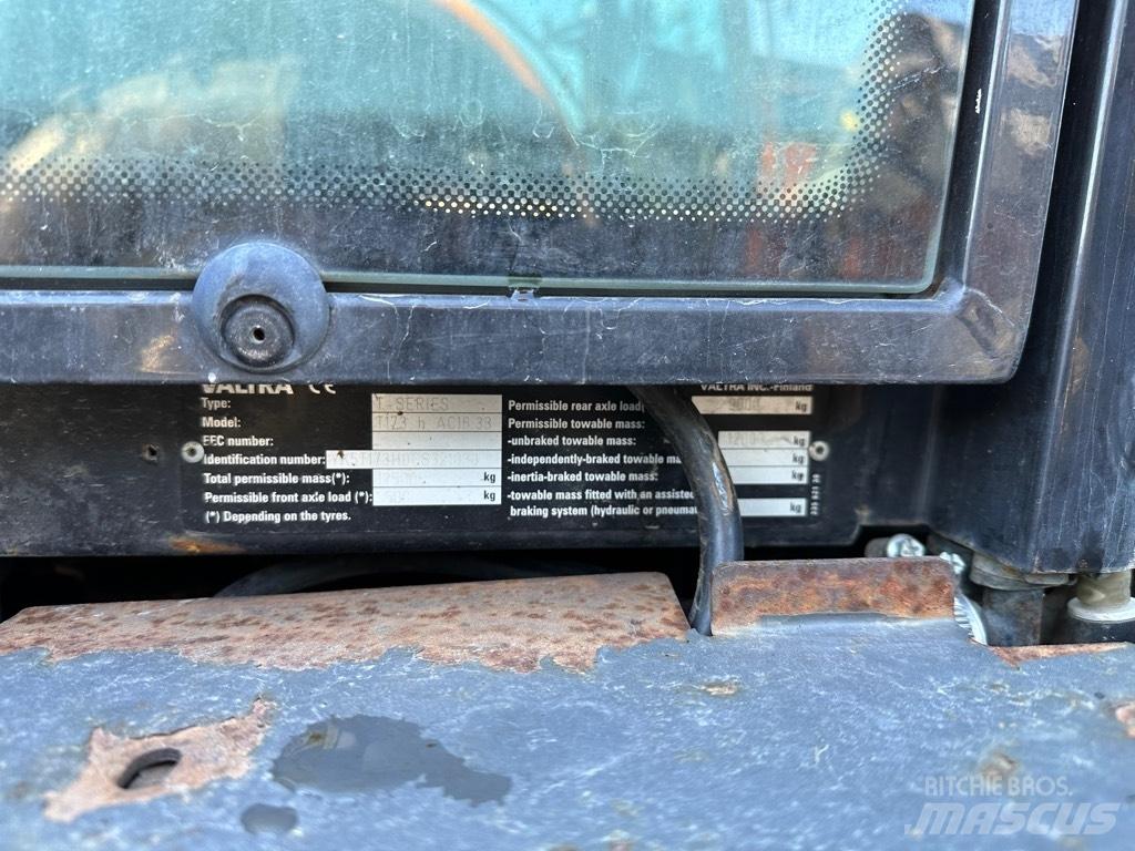 Valtra T 173 Traktorit