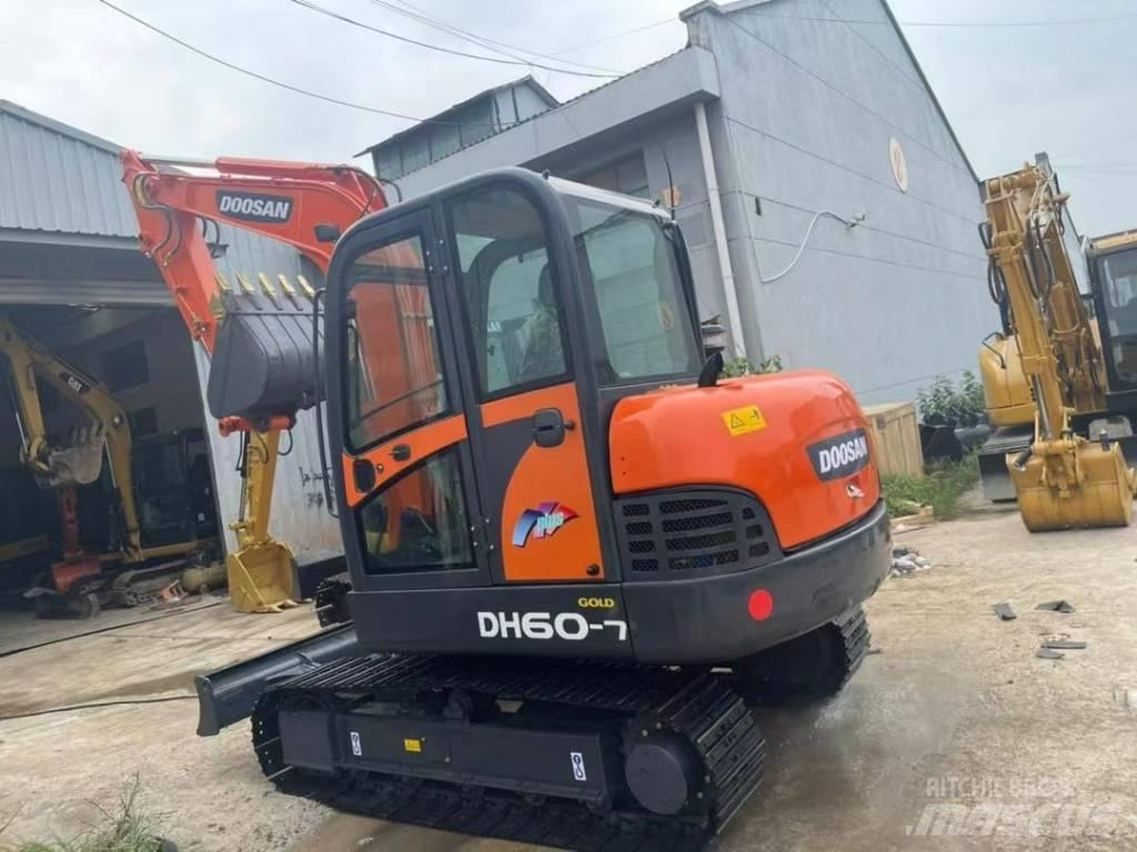 Doosan DH 60 Minikaivukoneet < 7t