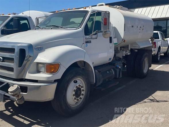 Ford F750 Säiliöautot