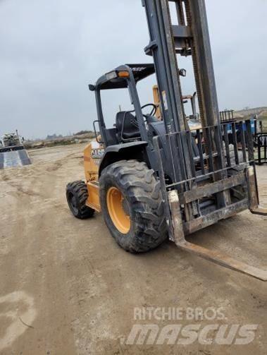 CASE 586H Maastotrukit