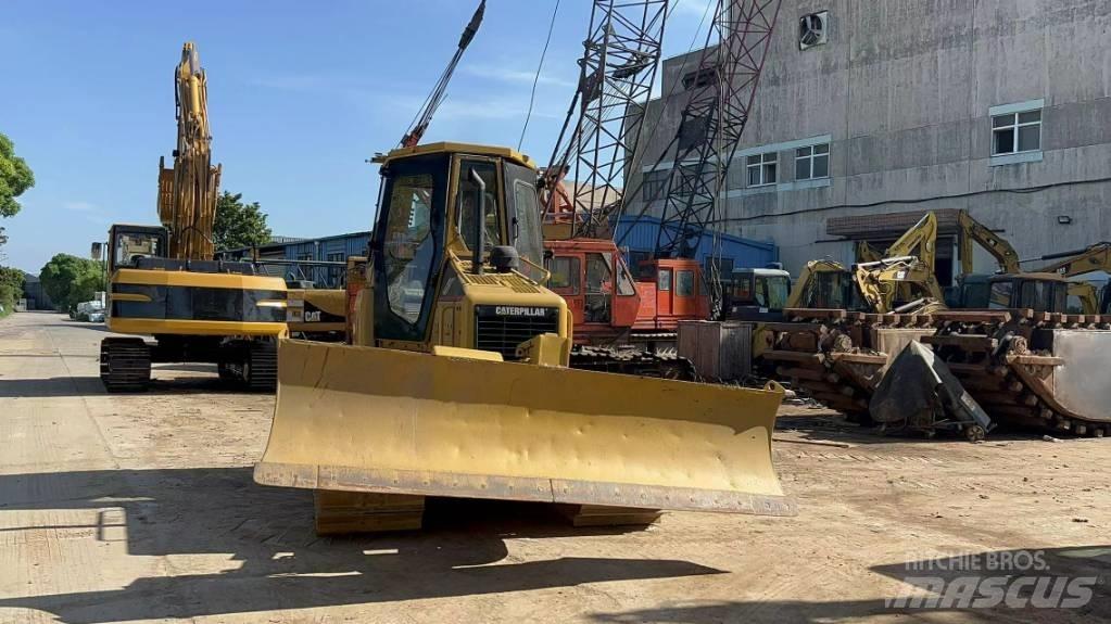 CAT D5G LGP Telaketjupuskutraktorit