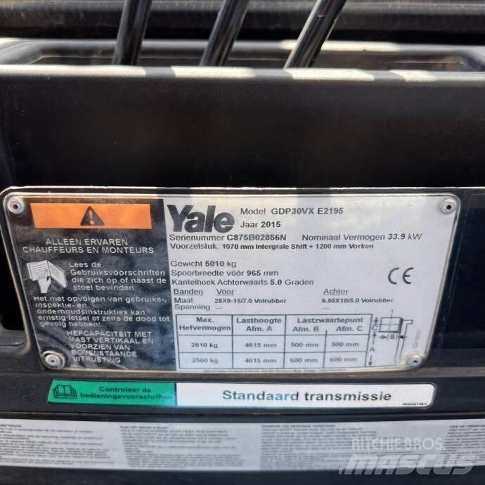 Yale GDP30VX Dieseltrukit