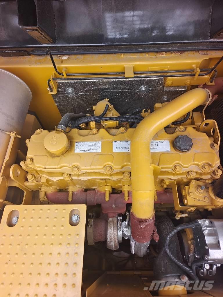 CAT 324 D Telakaivukoneet