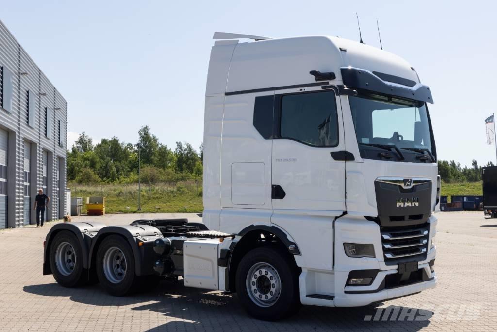 MAN TGX 28.520 Vetopöytäautot