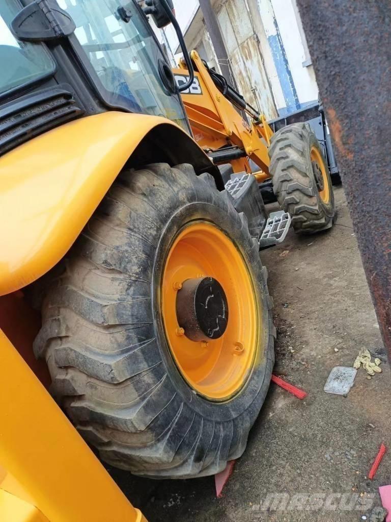 JCB 3 CX Pyöräkaivukoneet