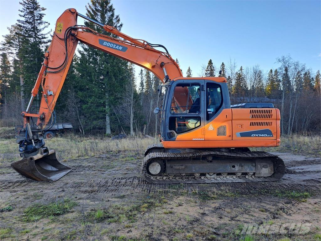 Doosan DX 140 LC-3 Telakaivukoneet