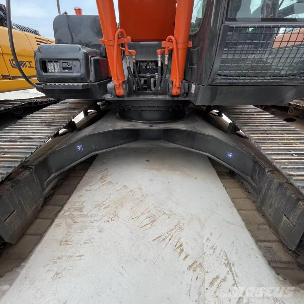 Hitachi ZX 240 Telakaivukoneet