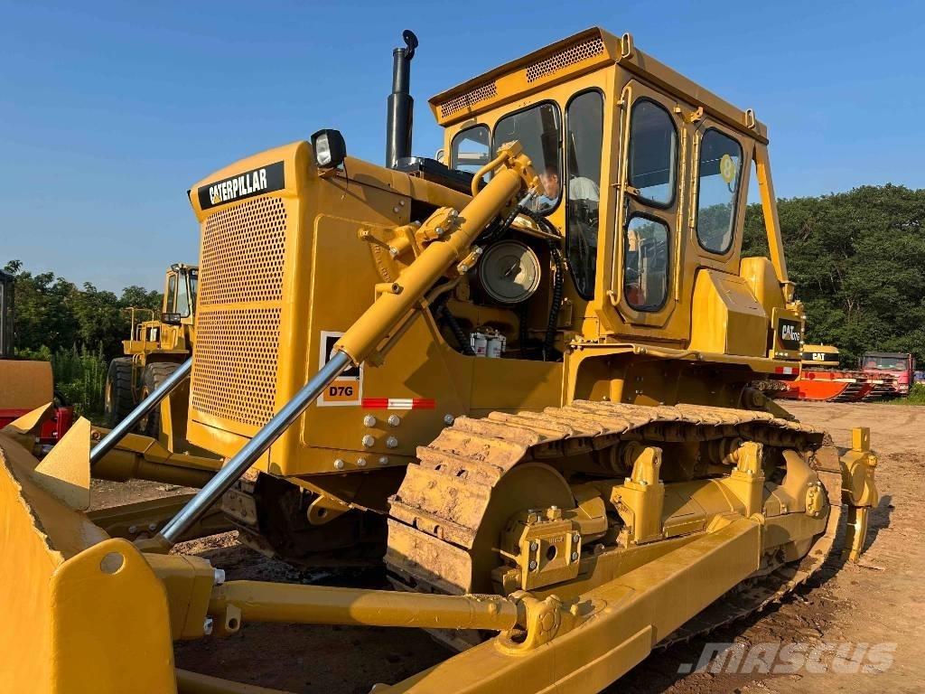 CAT D7G Telaketjupuskutraktorit