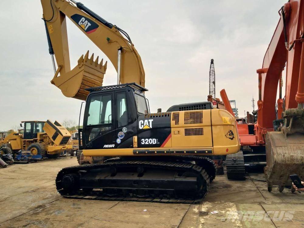 CAT 320D Telakaivukoneet