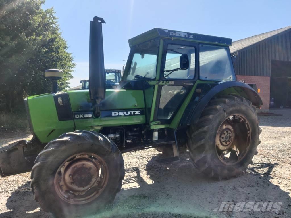 Deutz DX 85 ALLRAD Traktorit