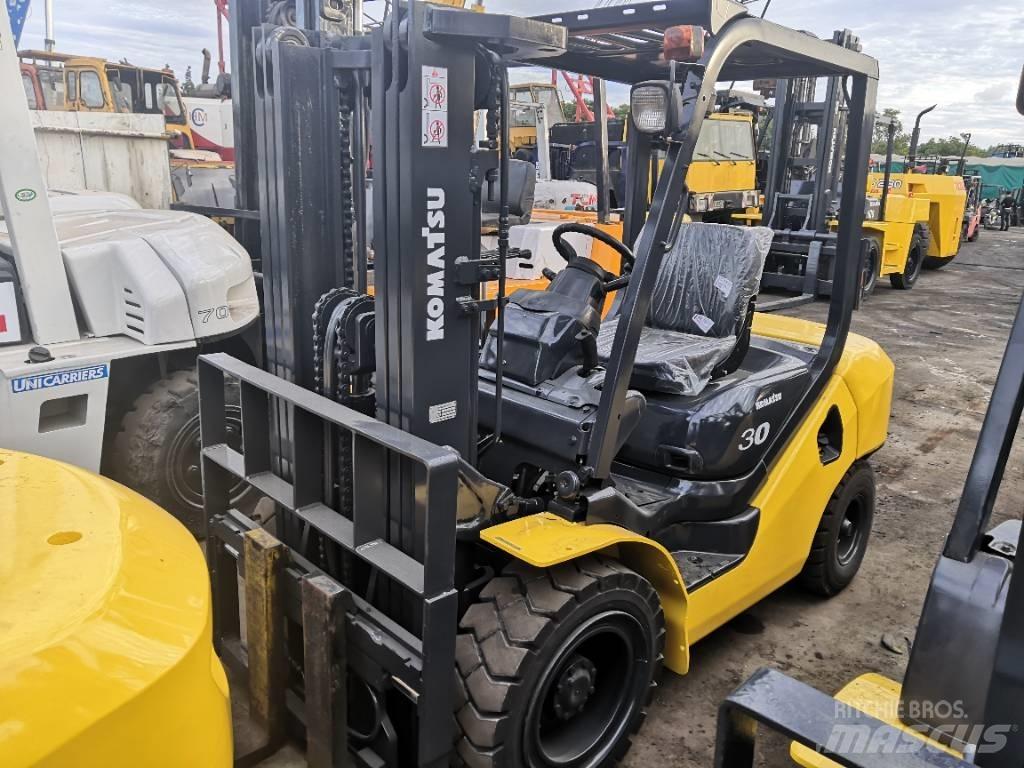 Komatsu 3 Dieseltrukit