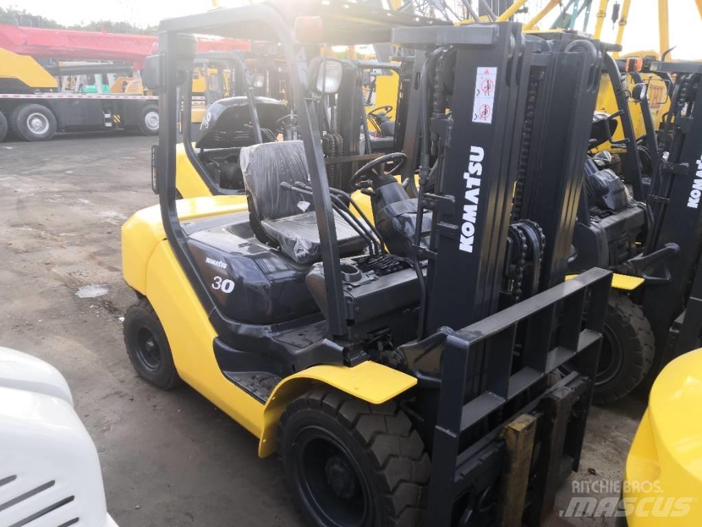 Komatsu 3 Dieseltrukit