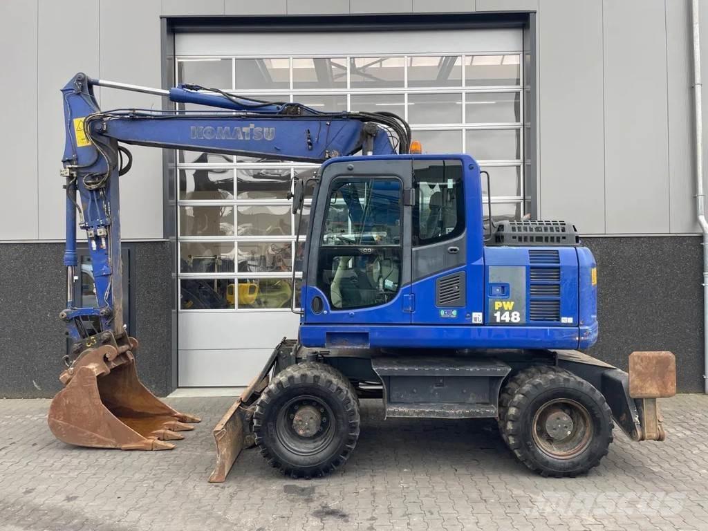 Komatsu PW148-8 Pyöräkaivukoneet