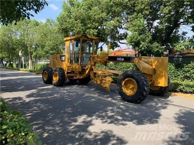 CAT 140H Tiehöylät