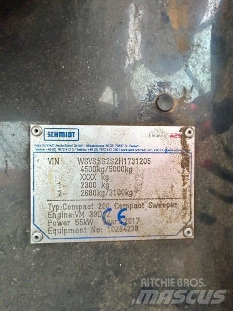 Schmidt Compact 200 Lakaisukoneet