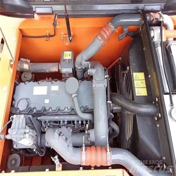 Doosan DX 225 Telakaivukoneet