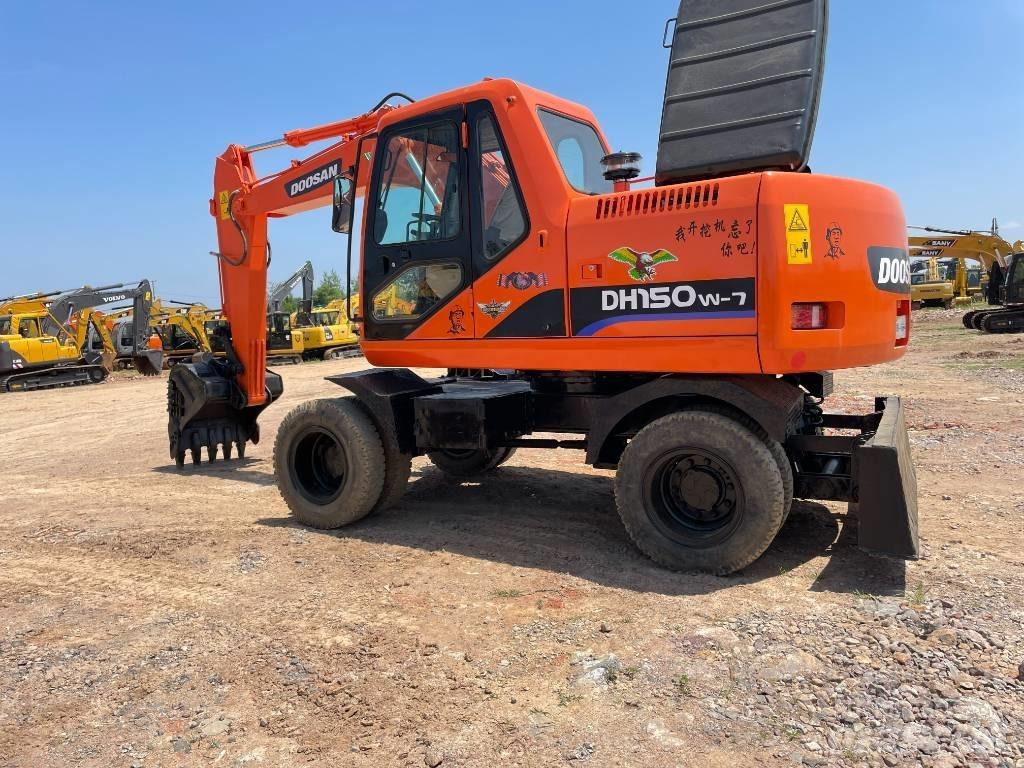 Doosan 150 Pyöräkaivukoneet