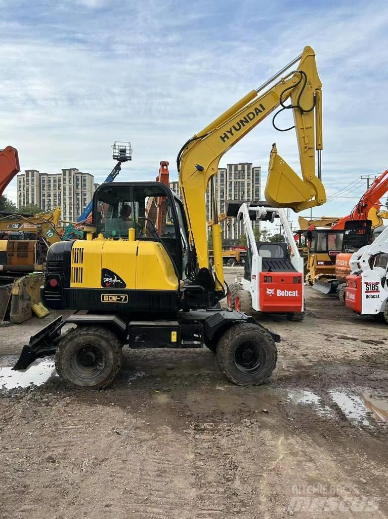 Hyundai R60-7 Pyöräkaivukoneet