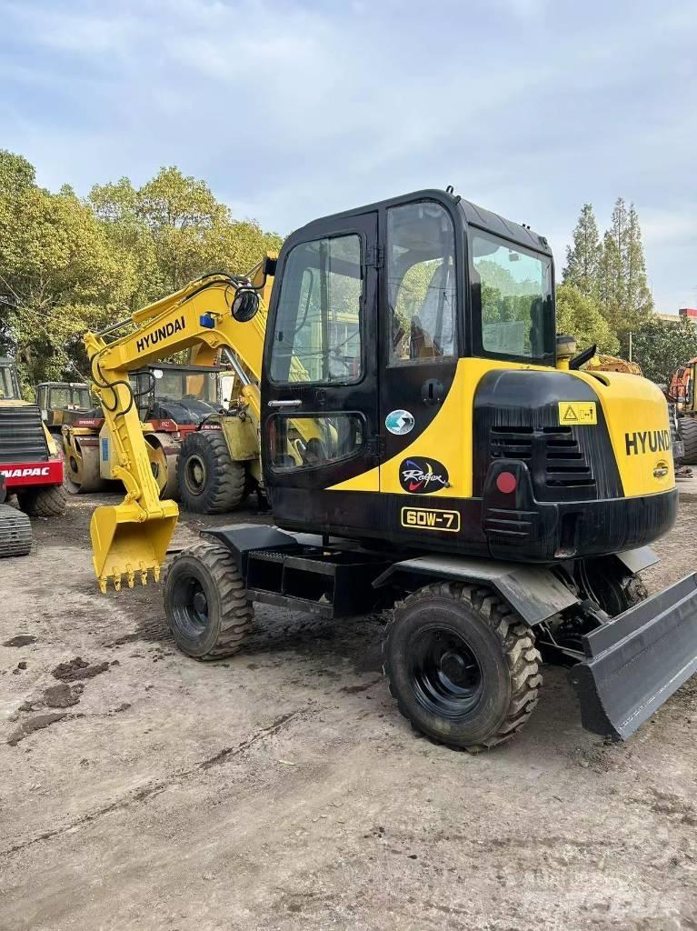 Hyundai R60-7 Pyöräkaivukoneet