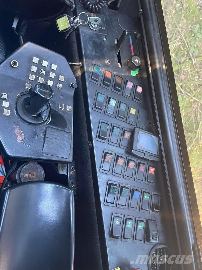 Sampo-Rosenlew 1066 Harvesterit