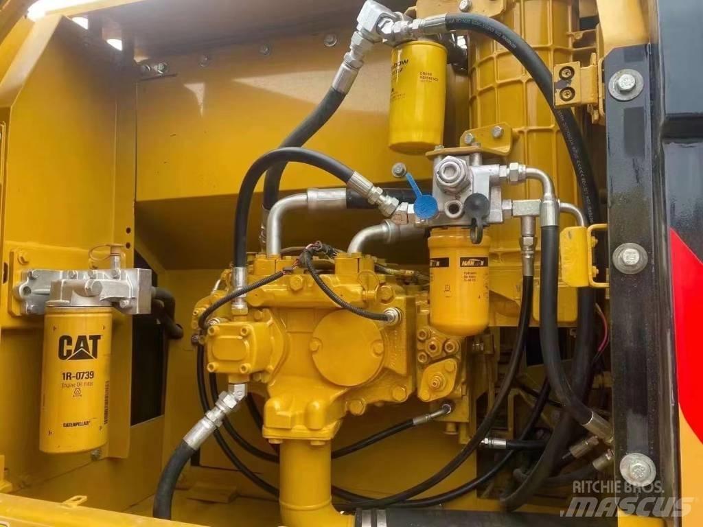 CAT 320 D Telakaivukoneet