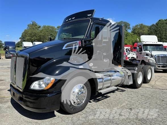 Kenworth T680 Vetopöytäautot