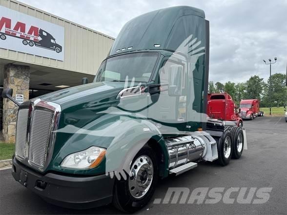 Kenworth T680 Vetopöytäautot