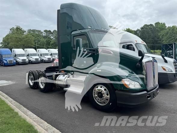 Kenworth T680 Vetopöytäautot