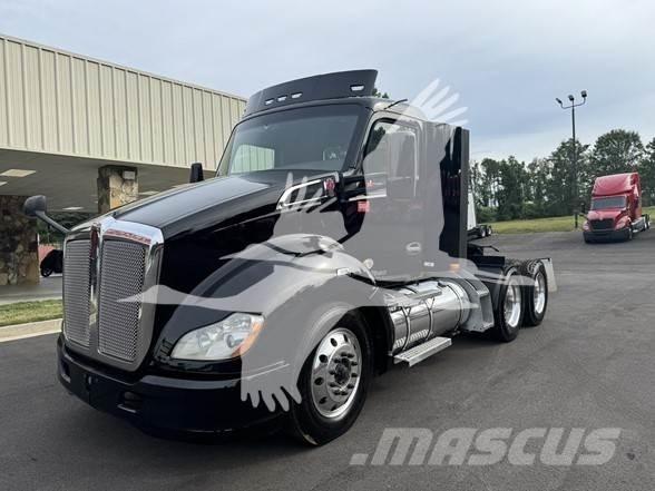 Kenworth T680 Vetopöytäautot