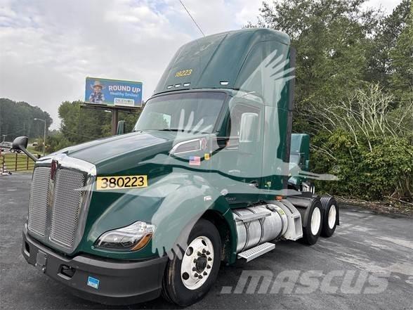 Kenworth T680 Vetopöytäautot