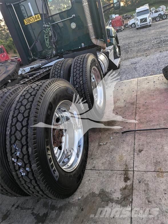 Kenworth T680 Vetopöytäautot