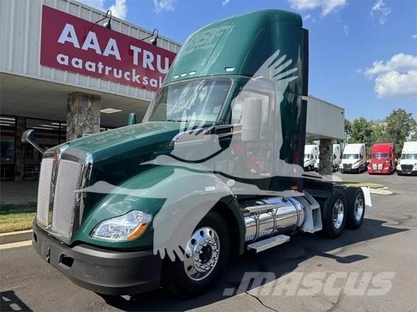 Kenworth T680 Vetopöytäautot