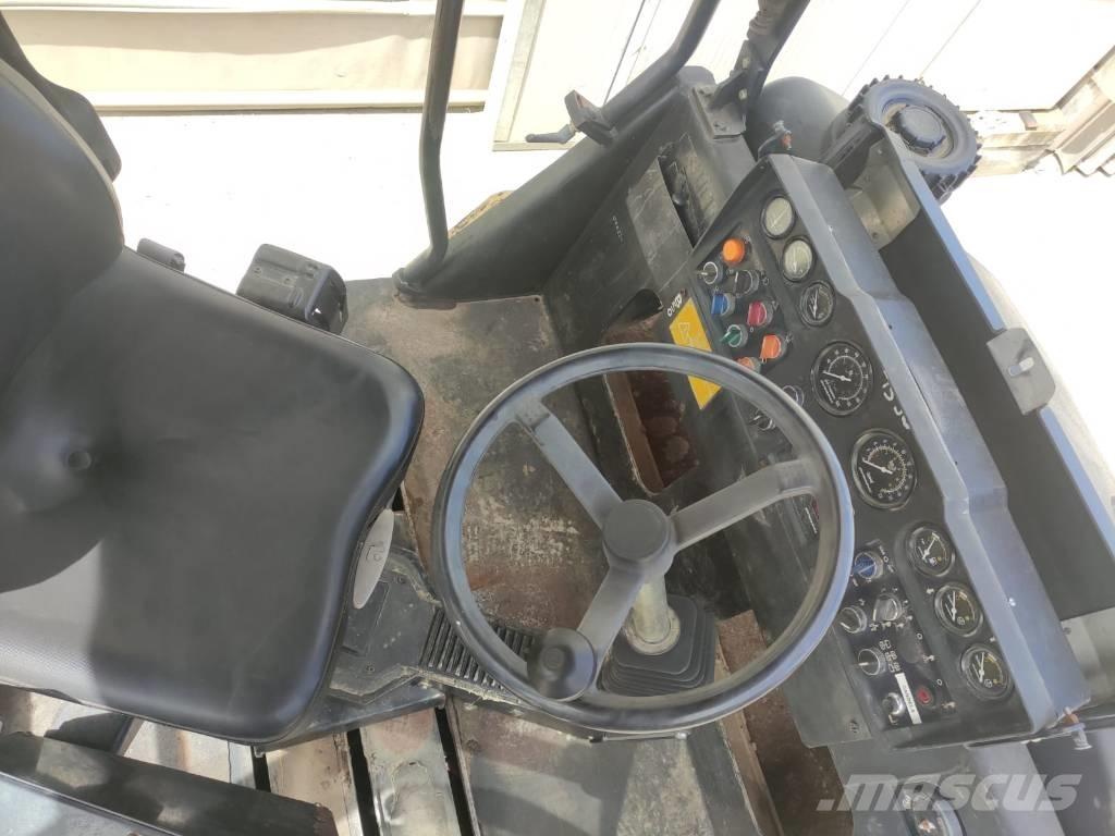 Dynapac CC 232 HF Tandemjyrät