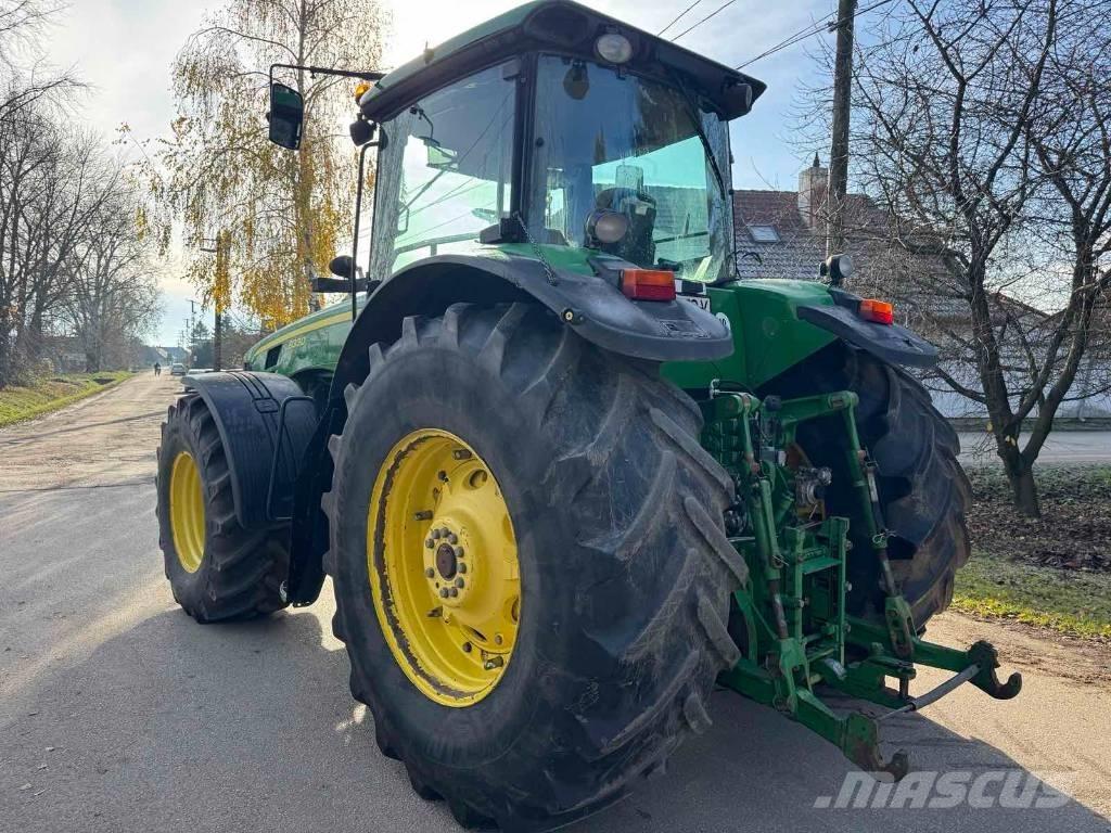 John Deere 8330 Traktorit