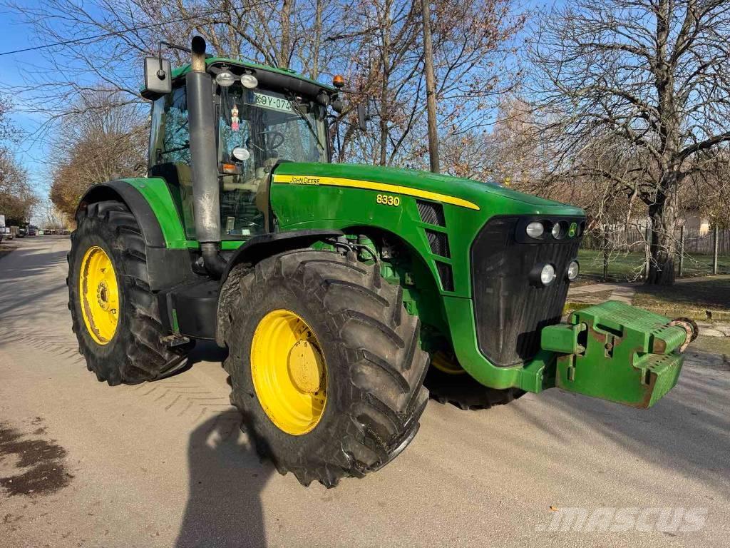 John Deere 8330 Traktorit
