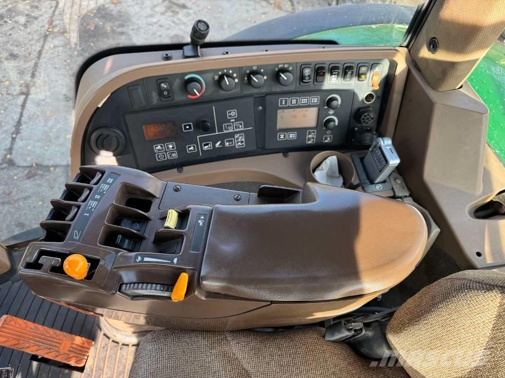 John Deere 8330 Traktorit